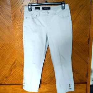 Nine West Jeans, Capri crop, Size 4, cream color